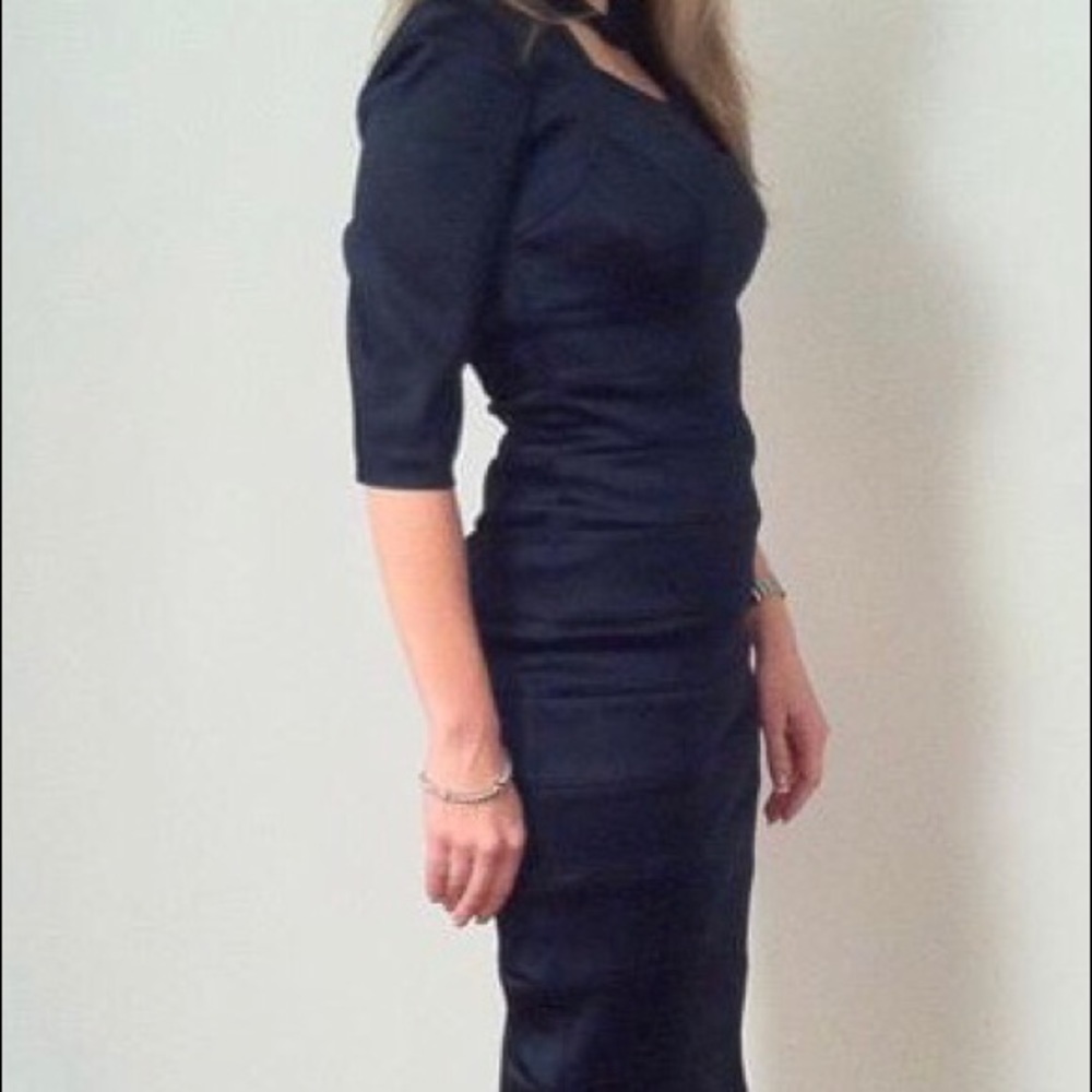JAX gorgeous navy cocktail dress. In good shape, true to size & very flattering.